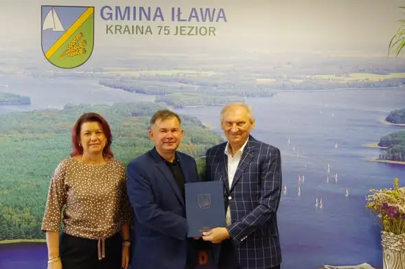 Gmina Iława inwestuje w sport: nowe szatnie w Wikielcu i Ząbrowie