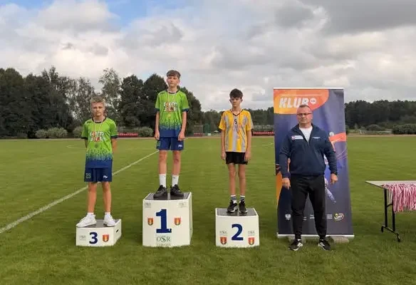 Jubileuszowy mityng lekkoatletyczny w Lubawie: uczniowie gminnych szkół na starcie