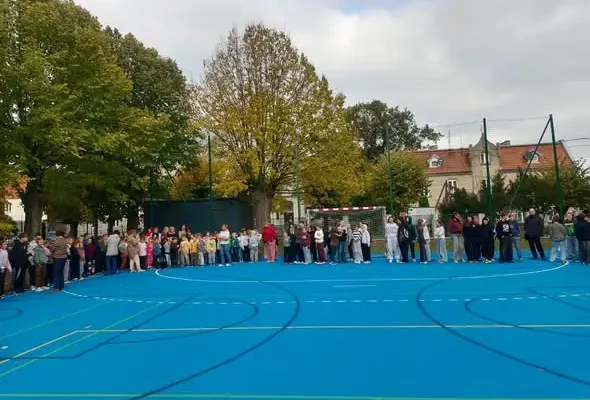 Próbna ewakuacja w szkole: uczniowie i nauczyciele zdali egzamin z bezpieczeństwa