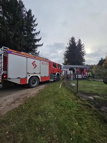 Pożar poddasza w Murawkach – akcja strażaków z OSP Zalewo i JRG Iława