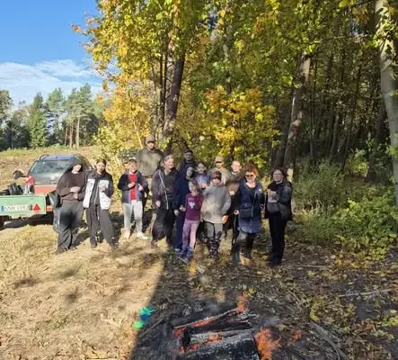 Wolontariusze z SKW „Dobre Serce” posadzili 600 dębów nad jeziorem Rakowe